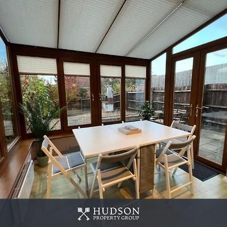 Villa Telford Townhouse With Parking And Garden Extérieur photo
