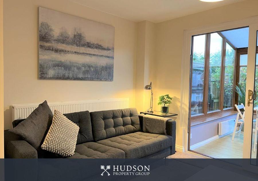 Villa Telford Townhouse With Parking And Garden Extérieur photo