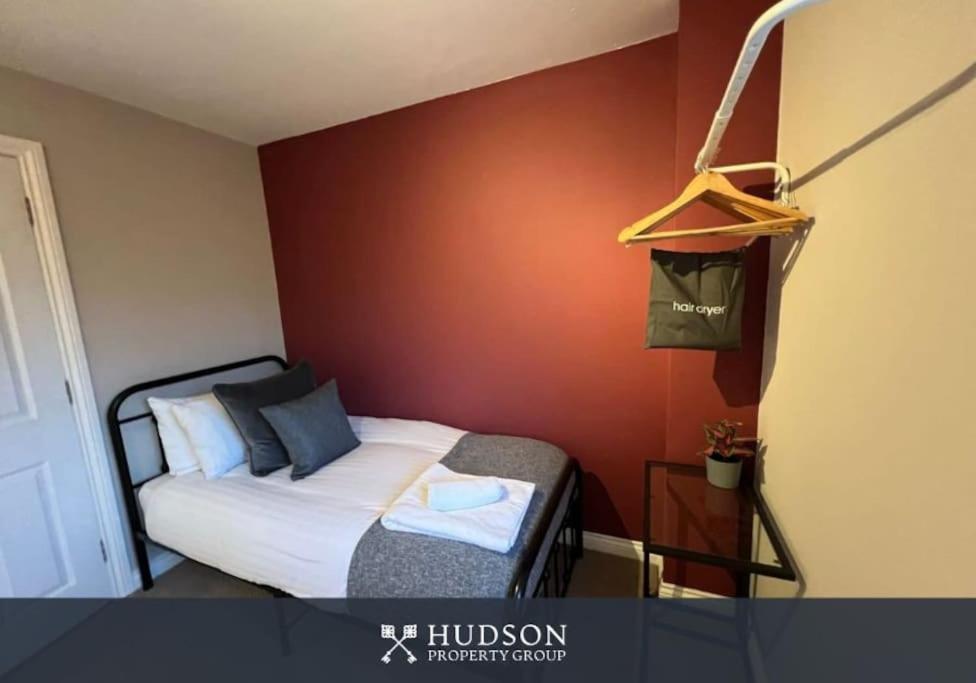 Villa Telford Townhouse With Parking And Garden Extérieur photo