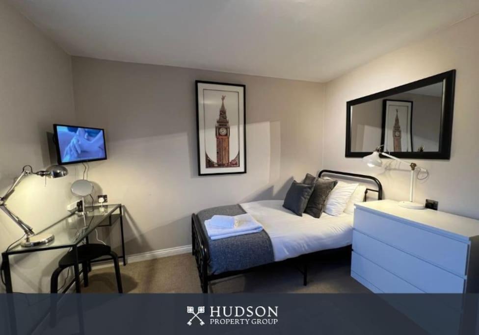 Villa Telford Townhouse With Parking And Garden Extérieur photo