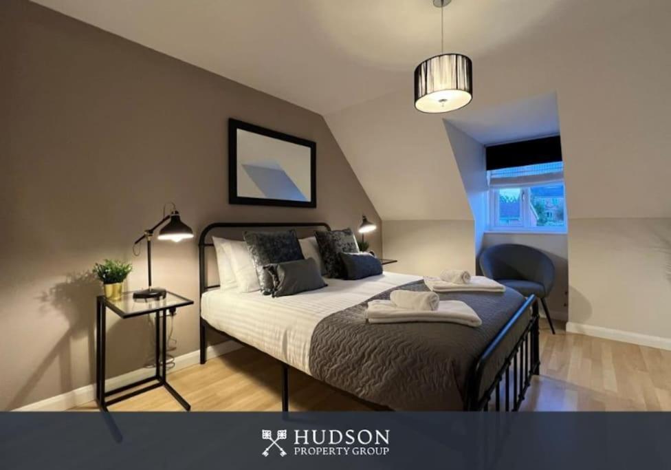 Villa Telford Townhouse With Parking And Garden Extérieur photo