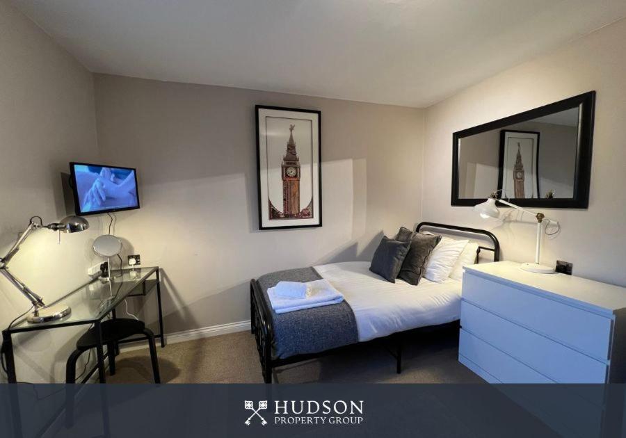 Villa Telford Townhouse With Parking And Garden Extérieur photo