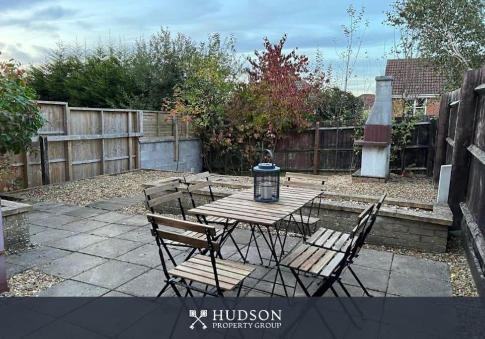 Villa Telford Townhouse With Parking And Garden Extérieur photo